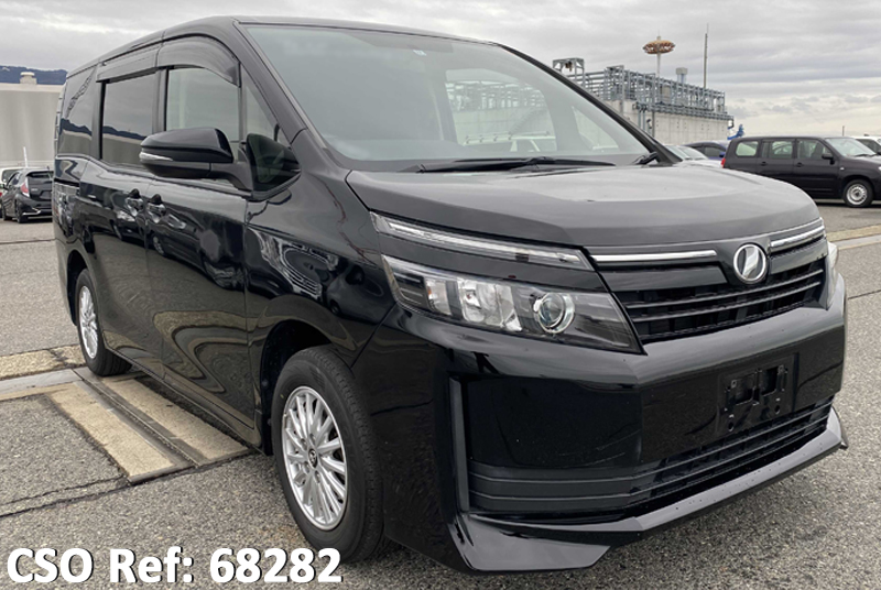 Toyota / Voxy 2016